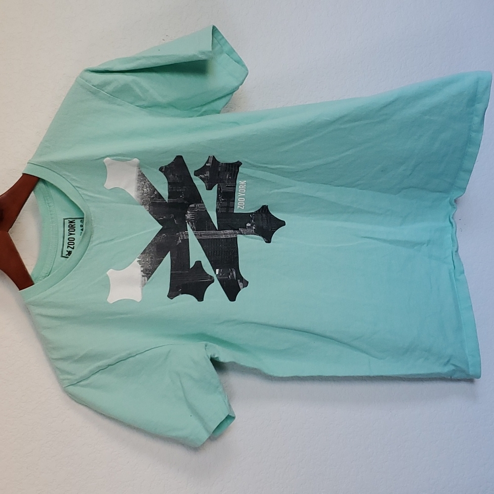 Men's Green Zoo York T shirt.